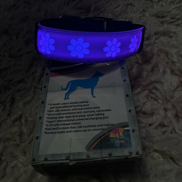 *NWT* XS purple, LED dog collar - Picture 4 of 5